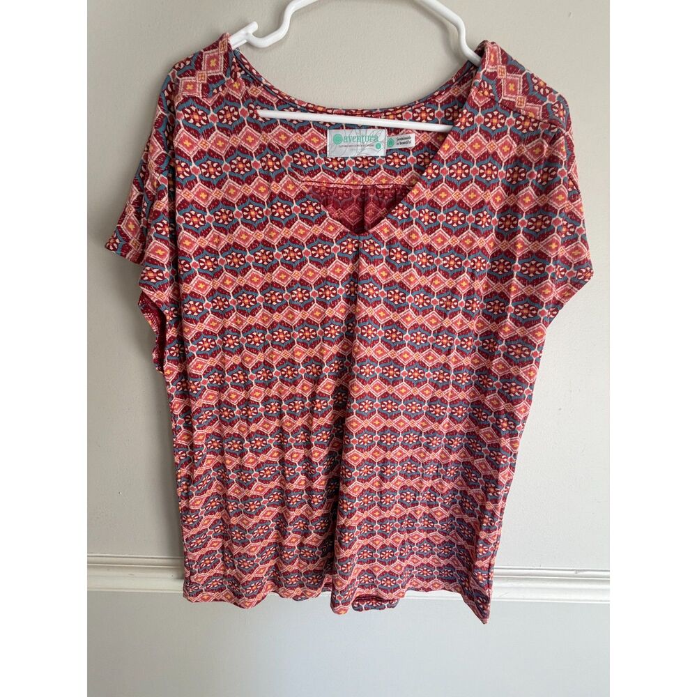 Aventura Spectra Top – Women's Large – V-Neck Geometric Print